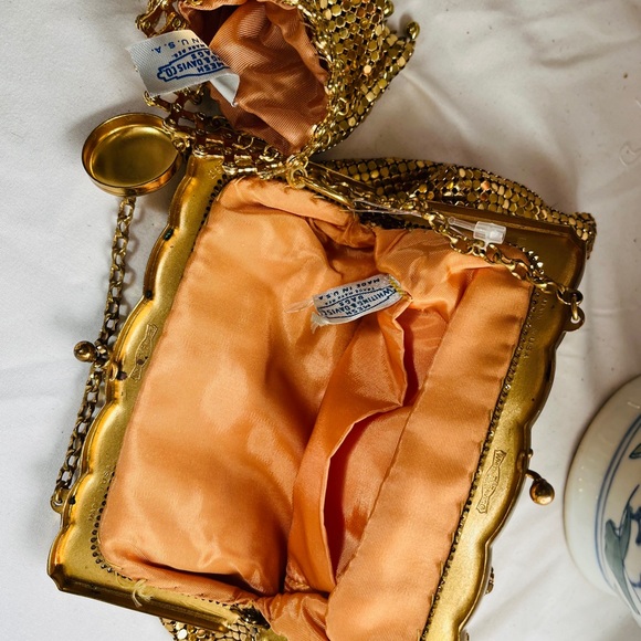 Rare Vintage Whiting and Davis gold mesh purse with accordion coin purse - Picture 8 of 9